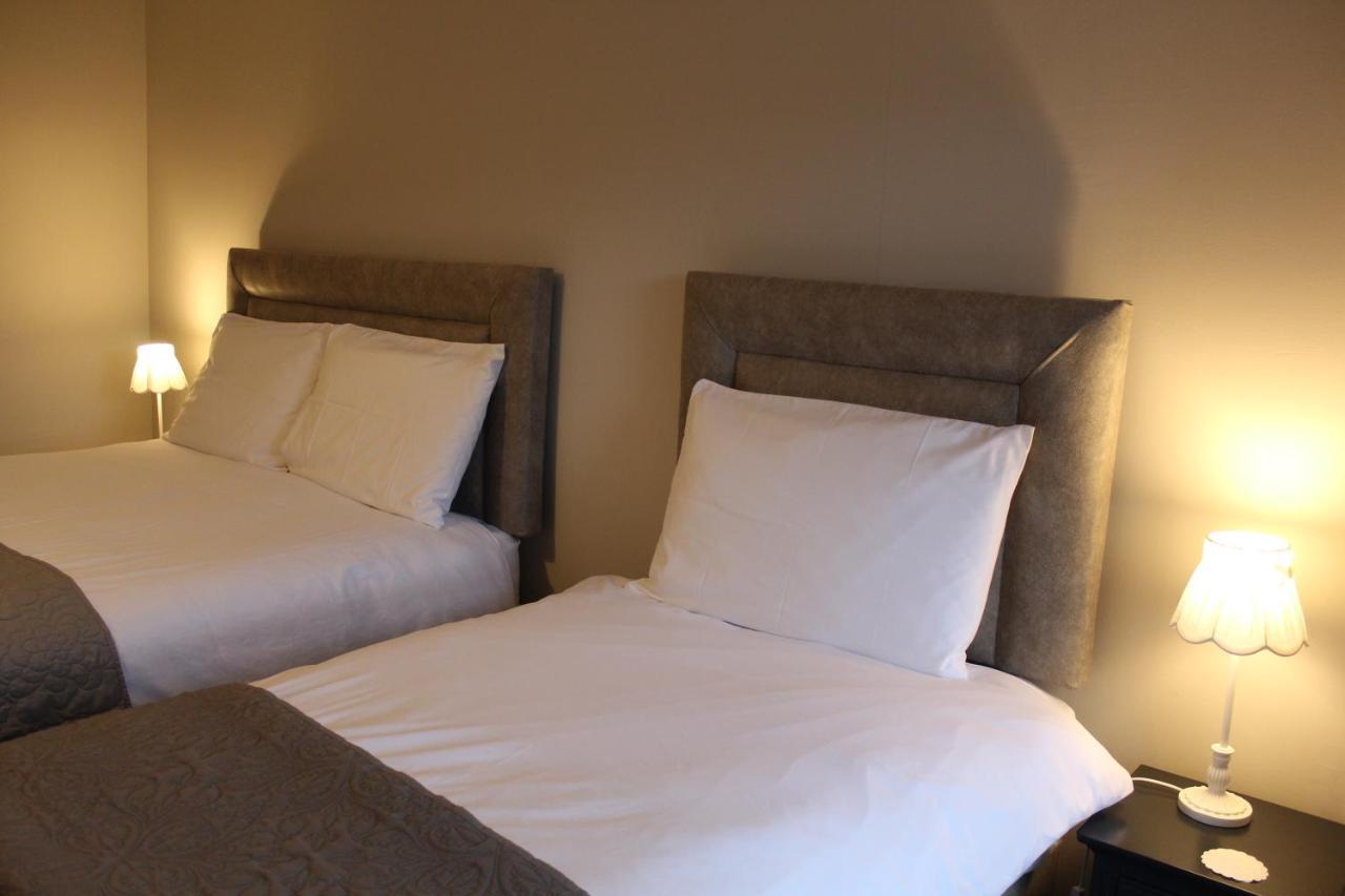 Madelines Accommodation Tinahely ภายนอก รูปภาพ