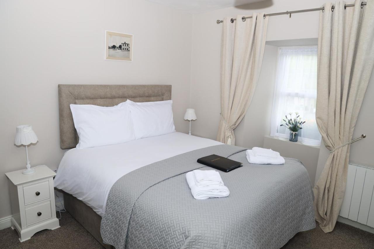 Madelines Accommodation Tinahely ภายนอก รูปภาพ