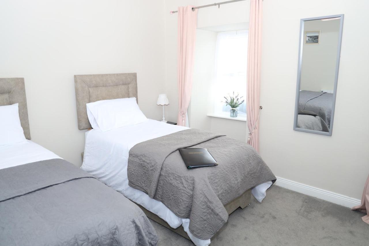 Madelines Accommodation Tinahely ภายนอก รูปภาพ